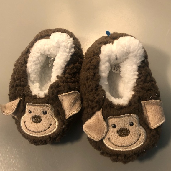 Baby slippers and newborn mittens - Picture 3 of 14